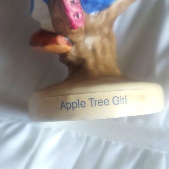 M.J. HUMMEL Goebel Apple Tree Girl Vintage - Picture 5 of 10